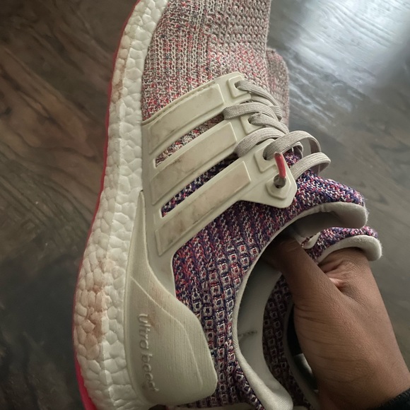 ADIDAS ULTRABOOST - Picture 4 of 5